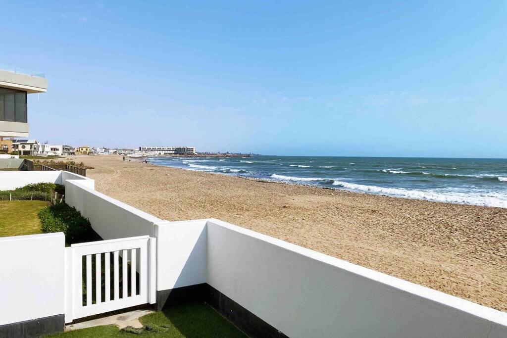 On The Beach No 04 Apartment ซวาคอปมุนด์ ภายนอก รูปภาพ